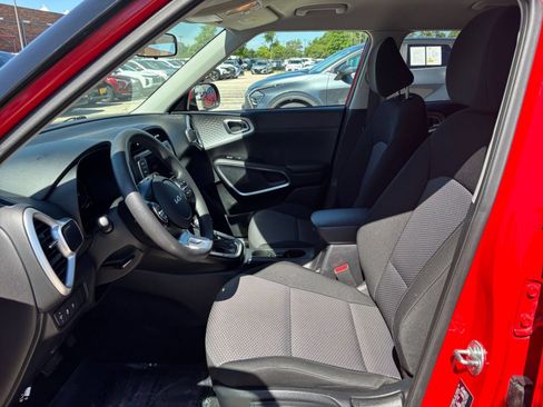 Used 2024 Kia Soul LX w/ Option Group 015 FWD image 24