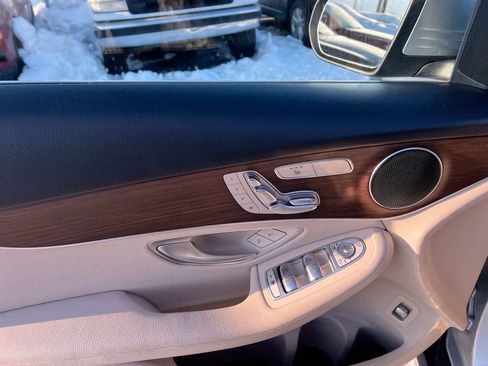 Used 2022 Mercedes-Benz GLC 300 4MATIC image 13