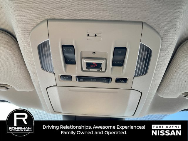 Used 2021 Toyota Highlander XLE AWD/4WD image 18