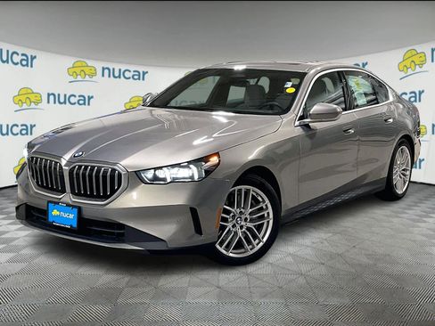 Used 2024 BMW 540i xDrive w/ Convenience Package image 3
