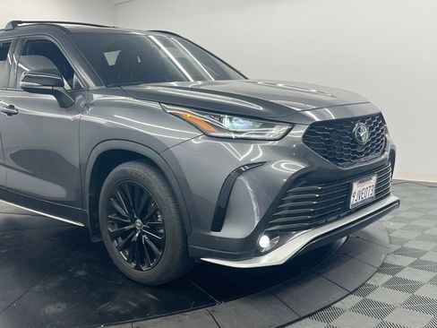 Used 2023 Toyota Highlander XSE image 6