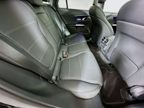 Used 2025 Mercedes-Benz GLC 300 image 28