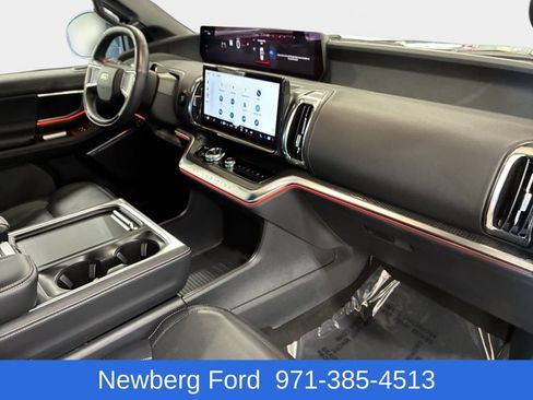 Used 2025 Ford Expedition Max Platinum w/ Stealth Performance Package AWD/4WD image 23