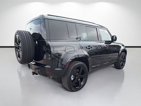 New 2026 Land Rover Defender 110 X-Dynamic SE AWD/4WD image 5