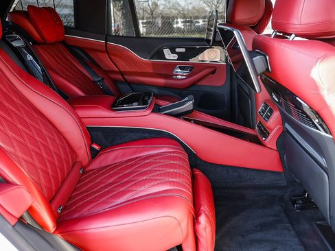 Certified 2025 Mercedes-Benz Maybach GLS 600 4MATIC image 19