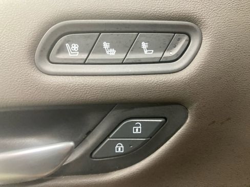 Used 2023 Cadillac Escalade Premium Luxury image 11