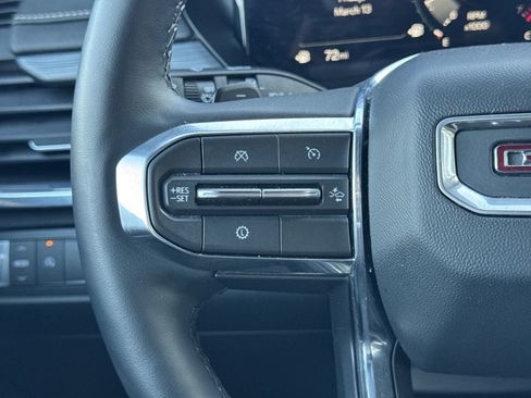 Used 2025 GMC Acadia Elevation image 19