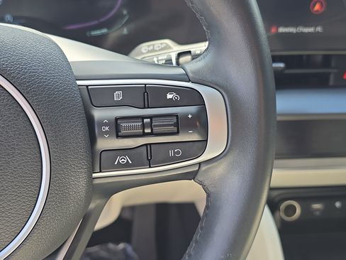 Certified 2024 Kia Sportage EX FWD image 31