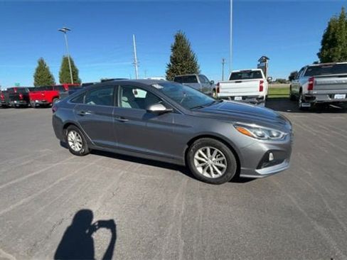 Used 2019 Hyundai Sonata SE image 2