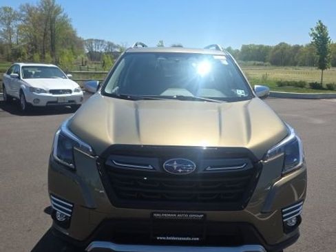 Used 2023 Subaru Forester Touring image 2