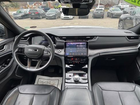 Certified 2023 Jeep Grand Cherokee Overland image 17