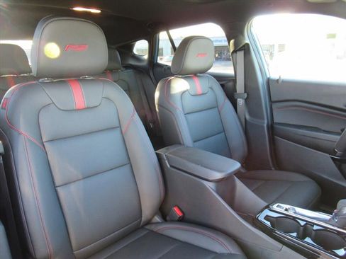 New 2026 Chevrolet Trax RS w/ Sunroof Package image 9