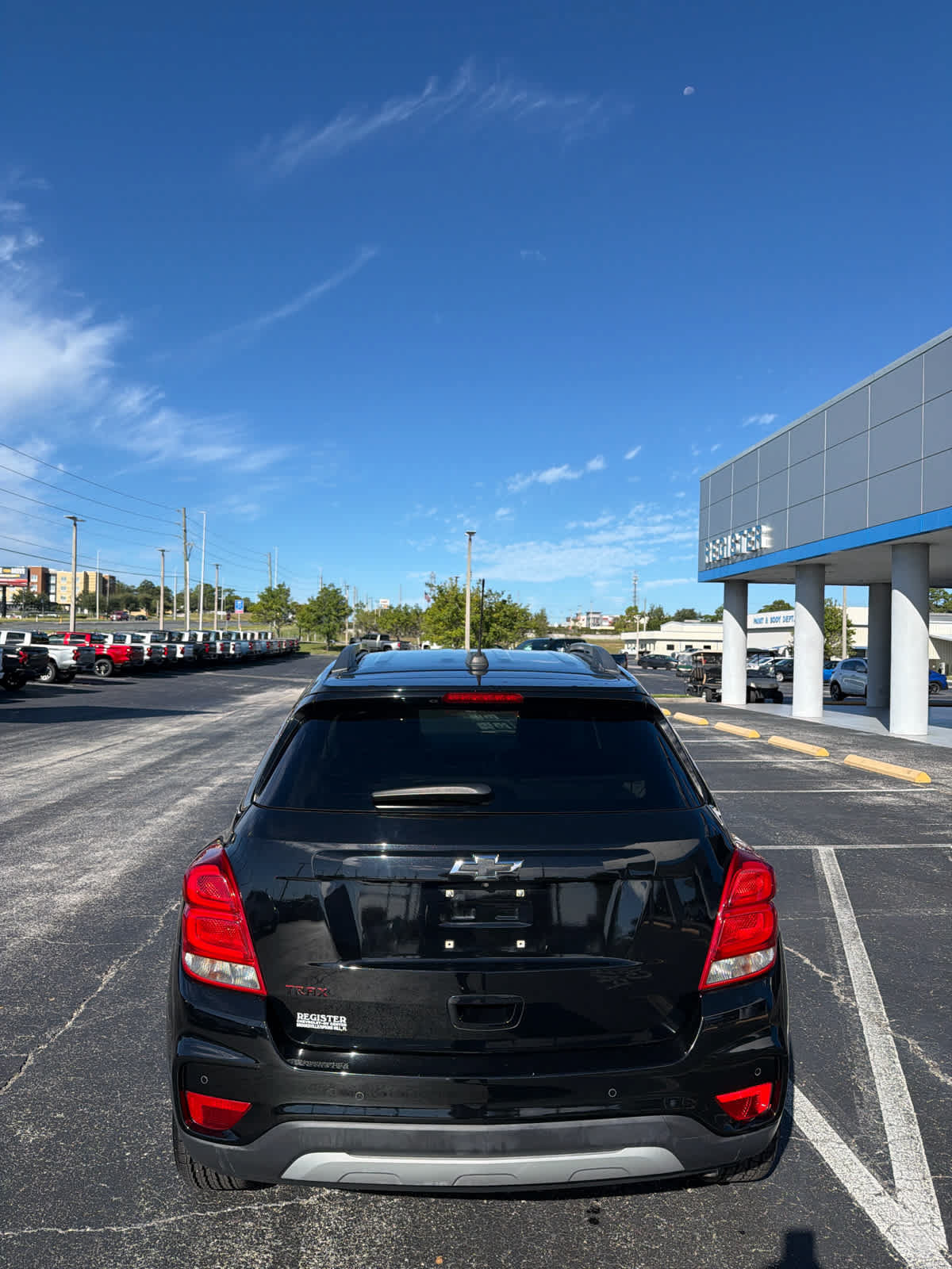 Used 2018 Chevrolet Trax LT w/ Redline Edition FWD image 4