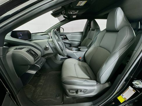 Used 2024 Toyota bZ4X XLE w/ Weather Package image 13