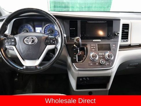 Used 2016 Toyota Sienna XLE image 12