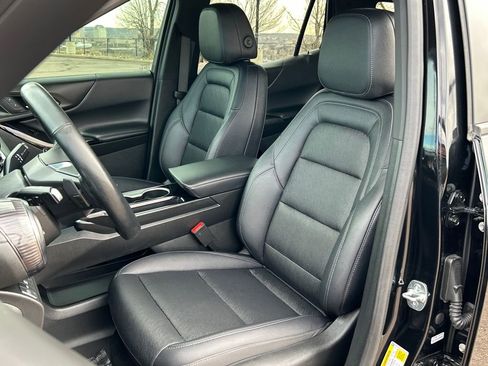 Used 2025 Chevrolet Equinox LT w/ Convenience Package II image 16