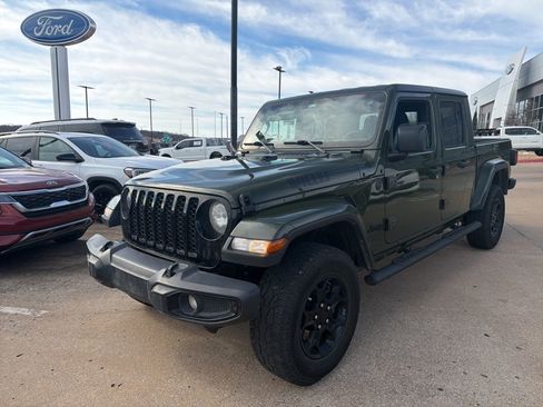 Used 2023 Jeep Gladiator Willys image 3
