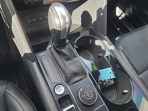 Used 2020 Volkswagen Atlas Cross Sport SEL image 19