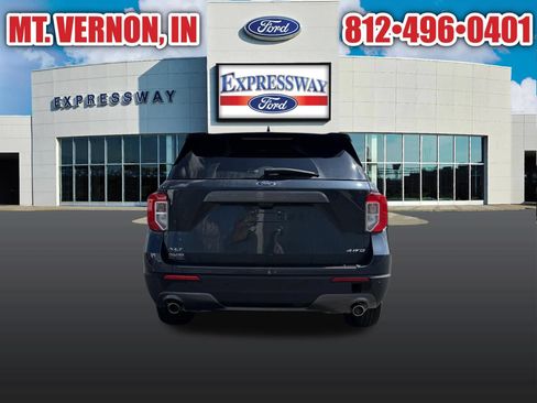 Used 2024 Ford Explorer XLT AWD/4WD image 14
