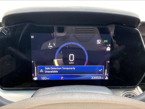 Used 2024 Chevrolet Trax LT w/ Driver Confidence Package FWD image 11