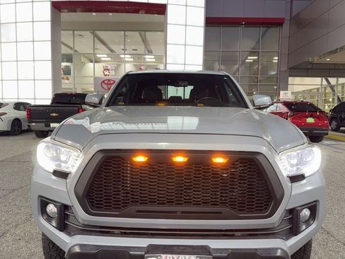 Used 2019 Toyota Tacoma TRD Off-Road image 27