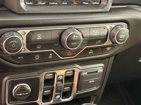 Used 2021 Jeep Gladiator Overland w/ Popular Equipment Package AWD/4WD image 48