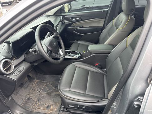 Used 2025 Chevrolet Trax ACTIV w/ Driver Confidence Package image 6