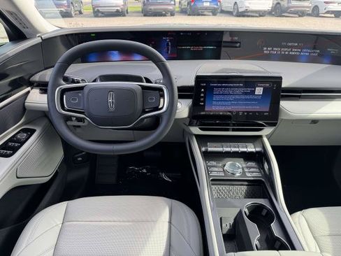 New 2026 Lincoln Nautilus Premier AWD/4WD image 11