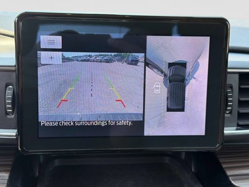 Used 2022 Ford Explorer Limited w/ Equipment Group 301A AWD/4WD image 28