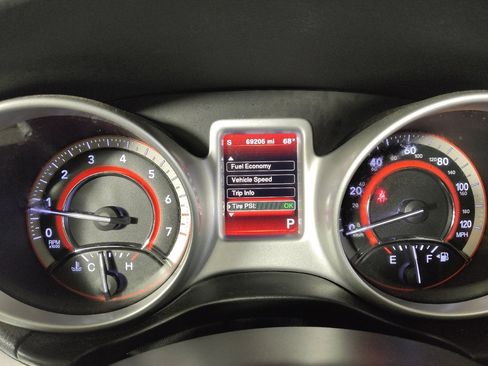 Used 2017 Dodge Journey Crossroad FWD image 23