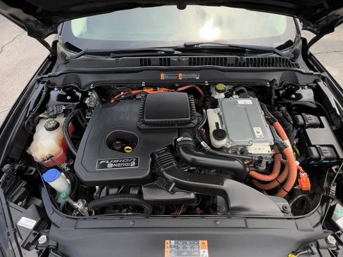 Used 2017 Ford Fusion Energi SE FWD image 35