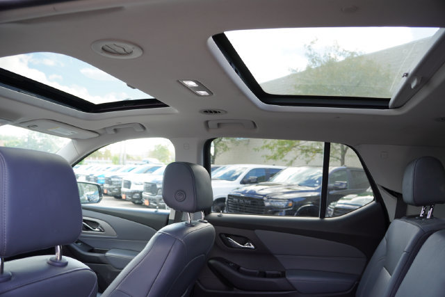 Used 2019 Chevrolet Traverse LT w/ LT Premium Package AWD/4WD image 5