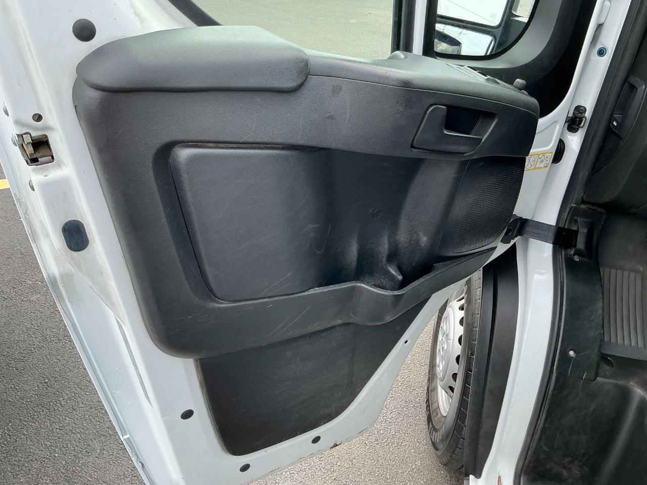 Used 2024 RAM ProMaster 2500 w/ Convenience Group FWD image 7