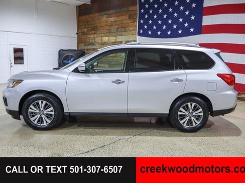 Used 2020 Nissan Pathfinder SV FWD image 9