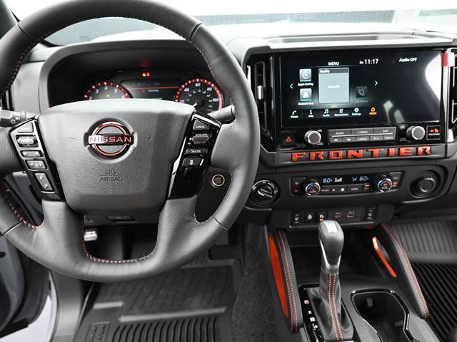 Used 2025 Nissan Frontier PRO-4X w/ Pro Convenience Package AWD/4WD image 9