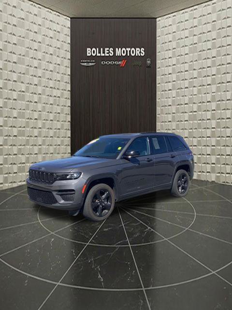 Certified 2024 Jeep Grand Cherokee Altitude AWD/4WD image 17