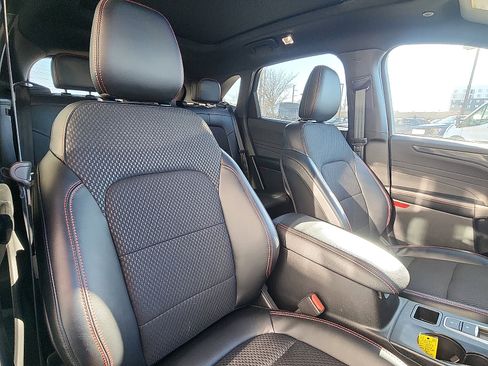 Certified 2023 Ford Escape ST-Line w/ Tech Pack #1 image 33