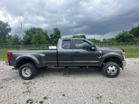 Used 2017 Ford F350 XL w/ Power Equipment Group AWD/4WD image 2