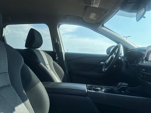 Certified 2024 Nissan Rogue SV AWD/4WD image 23