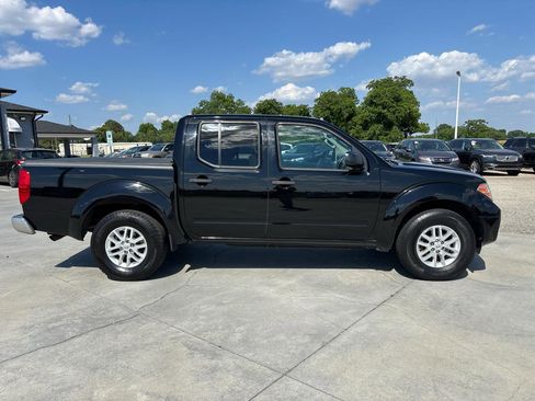 Used 2015 Nissan Frontier SV w/ SV Value Truck Package RWD image 3
