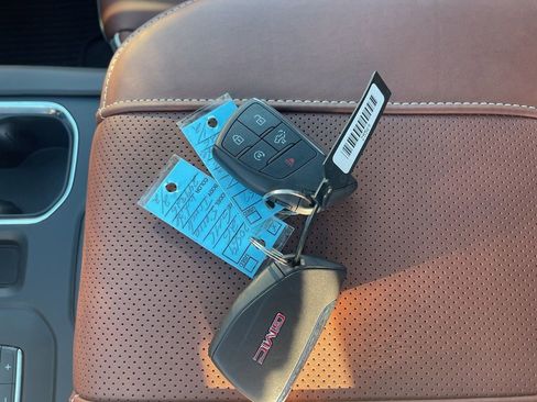 New 2026 GMC Sierra 1500 Denali Ultimate w/ LPO, Black Badging Package image 46