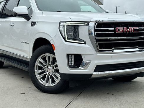 Used 2023 GMC Yukon XL SLT w/ SLT Luxury Package image 9
