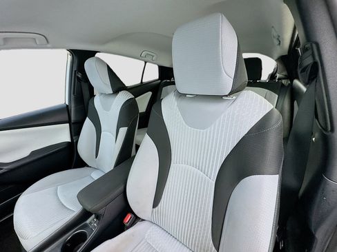 Used 2016 Toyota Prius Two image 13