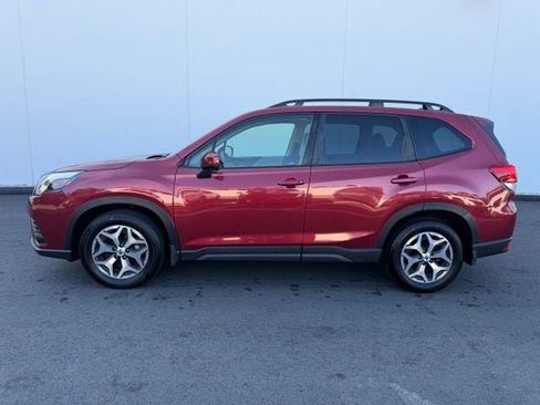 Used 2023 Subaru Forester Premium AWD/4WD image 10