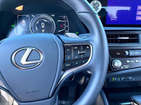 Used 2024 Lexus ES 300h w/ Premium Package FWD image 24