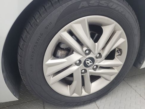 Used 2019 Hyundai Elantra Value Edition FWD image 31