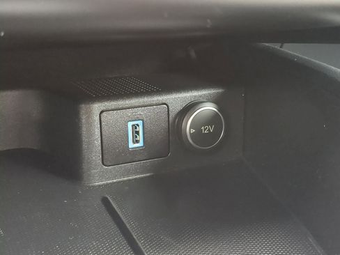 Used 2020 Ford Escape SE image 32