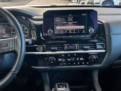 Certified 2024 Nissan Pathfinder SV image 6