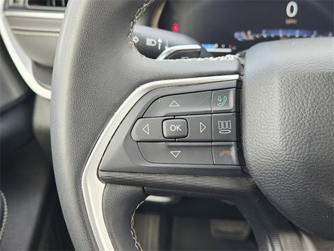 Used 2023 Jeep Grand Cherokee L Laredo image 29