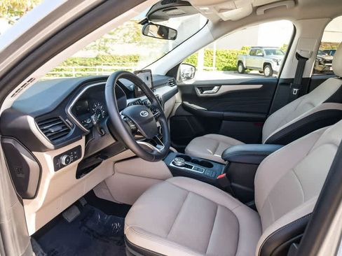 Used 2022 Ford Escape SEL AWD/4WD image 16